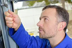 Exclusive Garage Door Service San Antonio, TX 210-245-6510 - maintenance-side